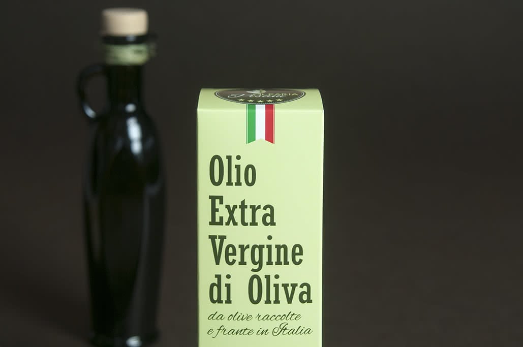 packaging bottiglia d'olio