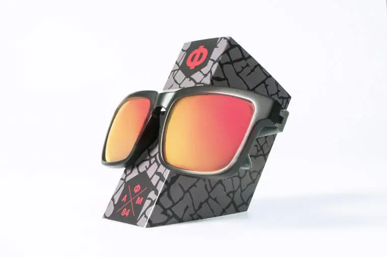 custom-paperboard-sunglasses-holder