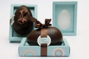 Come creare confezioni per uova di Pasqua personalizzate per regali impeccabili