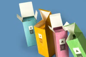 Boxes with bottle tube lock live as regular or Deluxe