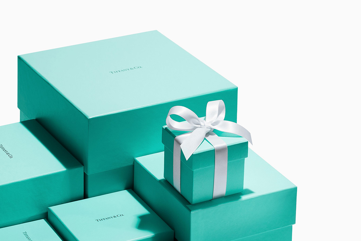 the iconic packaging tiffany blue box