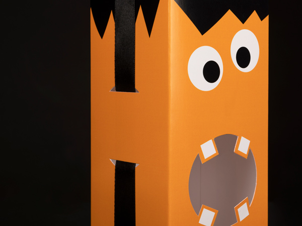 Halloween-themed box: close-up on the cutouts