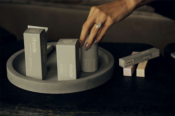 kosmetisches-Minimalverpackung-Grau